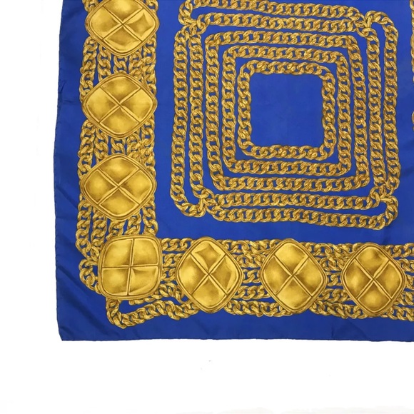 CHANEL SILK STATEMENT SCARF W34.3"xH34.3" - Picture 3 of 7